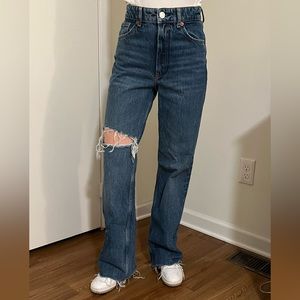 medium wash 90s relaxed zara jeans